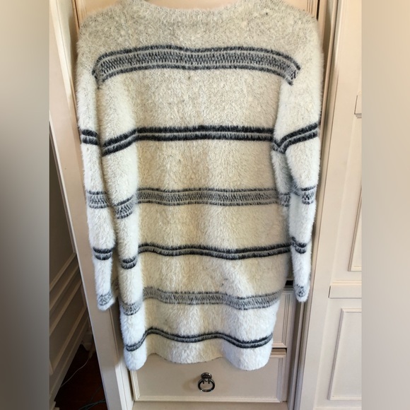 Solitaire long black and white cardigan size medium - Picture 6 of 8